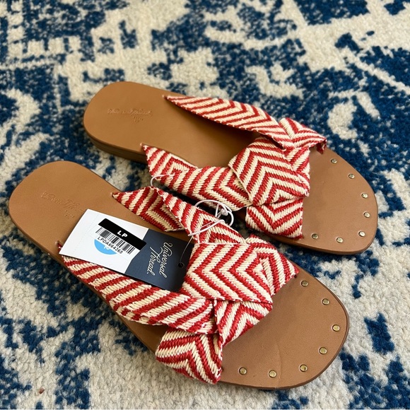 Women's Louise Chevron Print Knotted Slide Sandals - Universal Thread™ Red 7.5 - Picture 5 of 7